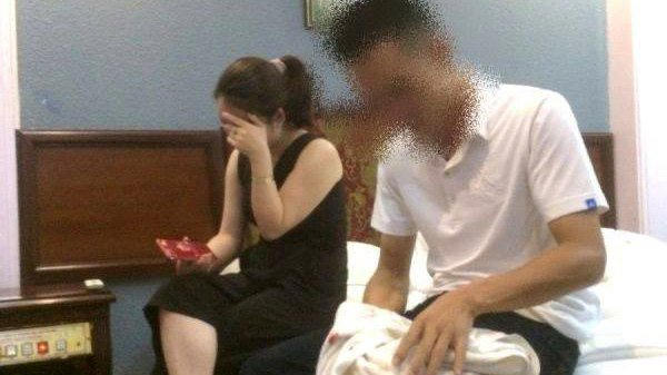 Cán bộ CSGT bị bắt quả tang trong nhà nghỉ với cô giáo mầm non.