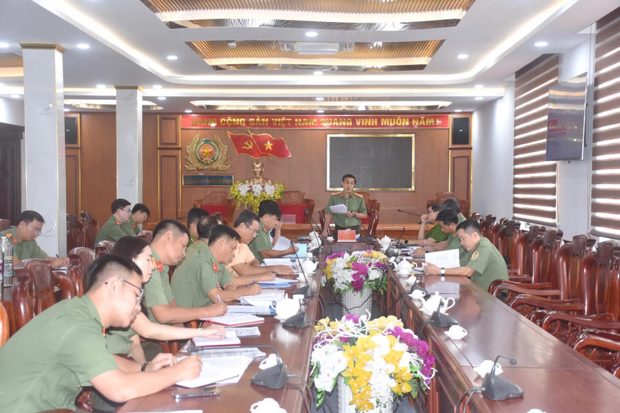 Quang cảnh buổi làm việc.