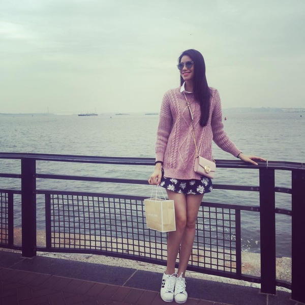 Cùng với đó là một nhan sắc quyến rũ. Ảnh: internet.