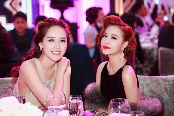 Hai người đẹp nổi tiếng của showbiz Việt so kè nhan sắc. Ảnh: Internet