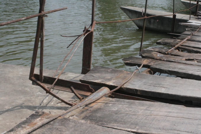 Những mối nối của "cây cầu" này hiện đã bắt đầu hoen gỉ