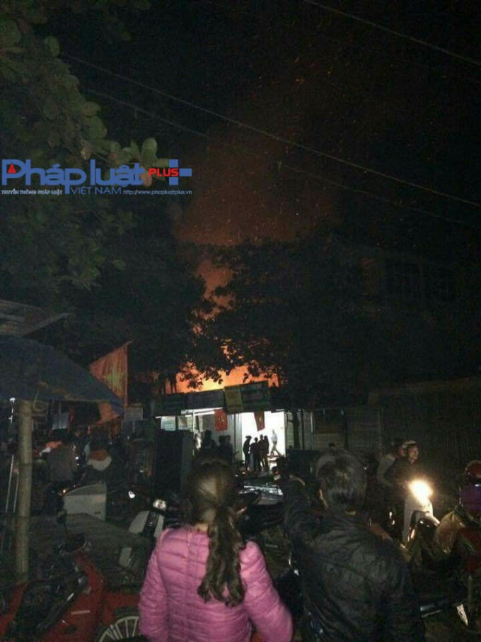 Hiện trường vụ cháy 2 ngôi nhà tại thôn Thọ xã Phù Lưu.