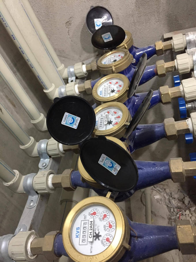 Các thiết bị đo chỉ số điện đều là sản phẩm chính hãng có dán tem kiểm định.