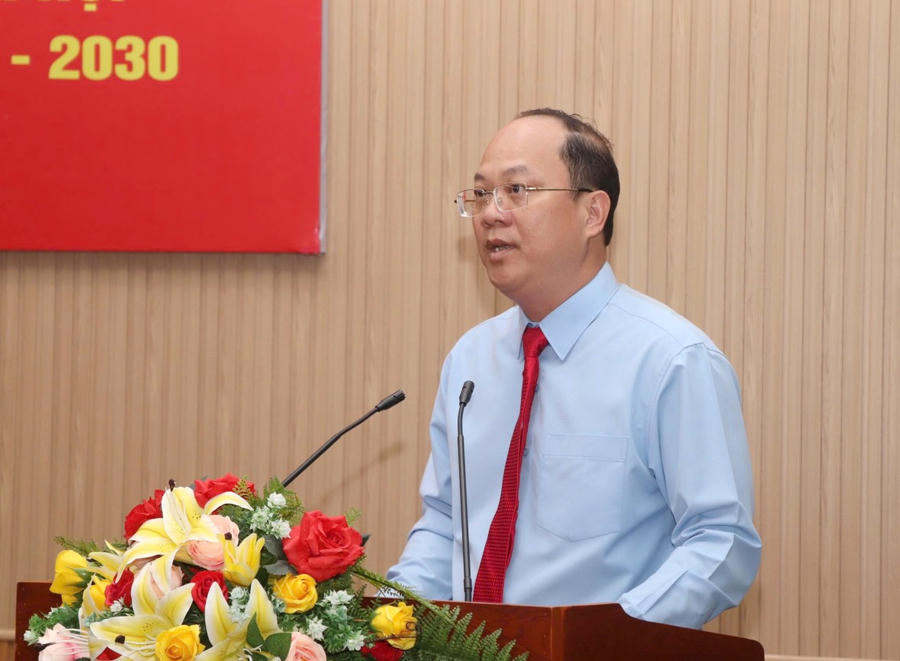 Ông Nguyễn Hồ Hải - Bí thư Tỉnh ủy Cà Mau, phát biểu tại Hội nghị.