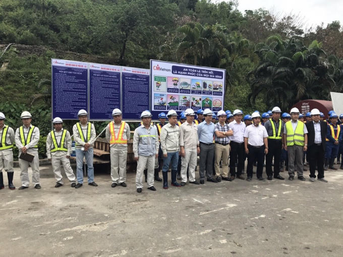 Lãnh đạo Cty Đèo Cả cùng các đơn vị liên quan phát động khởi công  mở rộng ống hầm phía Nam hầm Hải Vân giai đoạn 2.