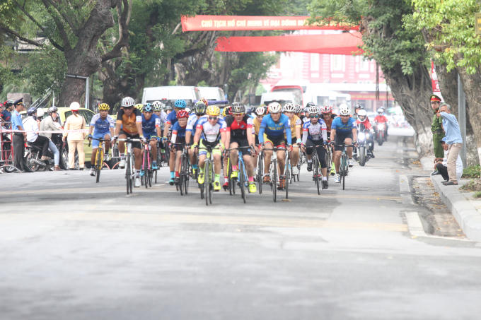 Sôi động ngày mở màn Coupe De Huế 2018