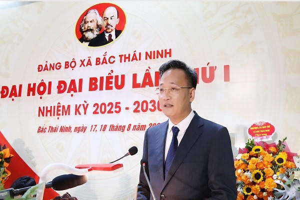 Ông Nguyễn Hữu Nghĩa, Ủy viên Ban Chấp hành Trung ương Đảng, Bí thư Tỉnh ủy Hưng Yên phát biểu tại đại hội.
