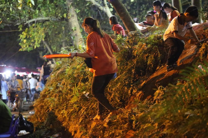 ... nên Ban Tổ chức Lễ hội cũng đã phải rất vất vả để đảm bảo an ninh, trật tự.