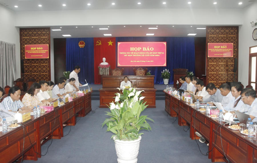 Quang cảnh buổi họp báo.