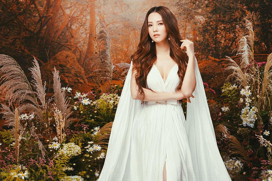 a hau thuy van dep hut anh nhin nhu gai doi muoi trong bo anh dau nam canh ty hinh anh 2