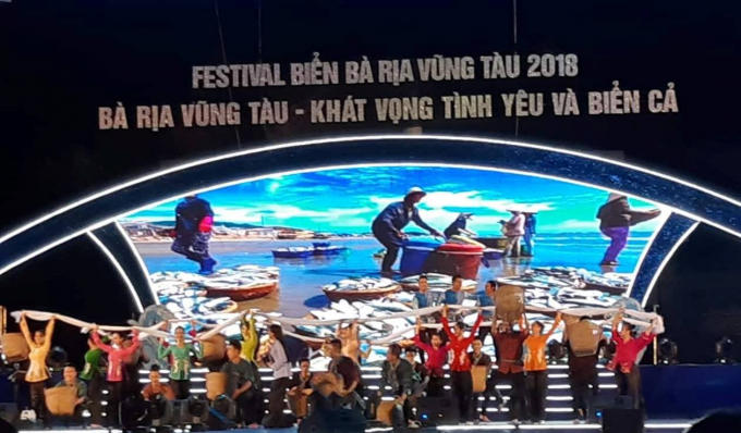 Một tiết mục nghệ thuật đặc sắc trong đêm khai mạc festival.