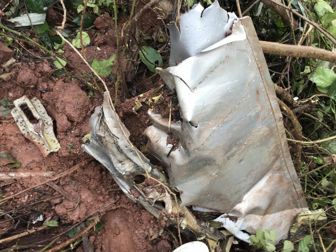 Người dân nơi đây cho biết họ chỉ nghe thấy một tiếng nổ rất lớn sau đó thì mới biết chiếc máy bay rơi.