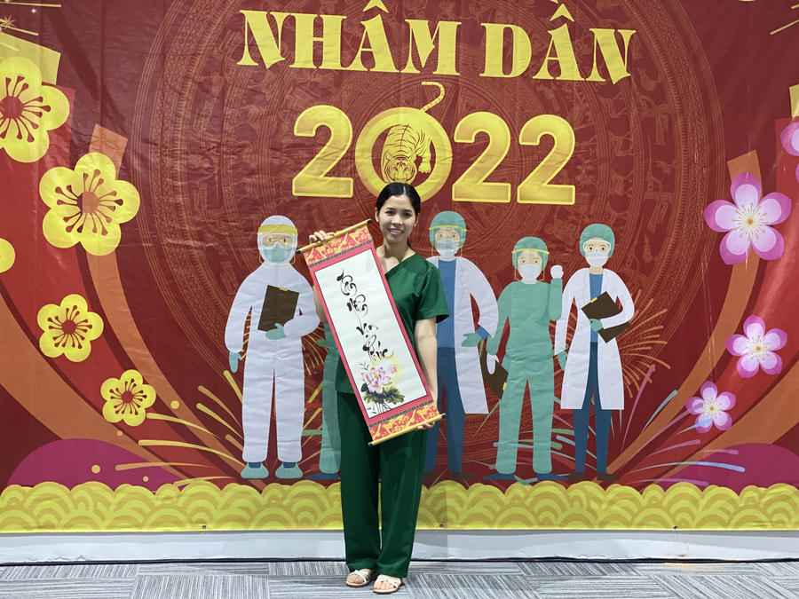 Nhân viên y tế tại Bệnh viện Hồi sức Covid-19 đón Tết Nhâm Dần.