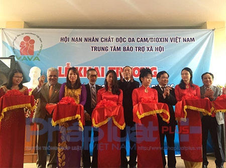 Hình ảnh khai trương trung tâm.