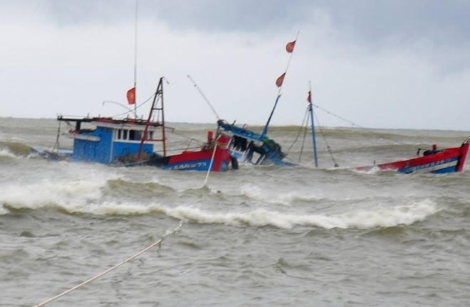 Tàu cá bị đánh chìm ở Quảng Ngãi. Ảnh: Minh Hoàng