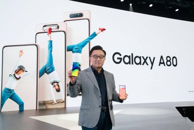 A80 là mẫu điện thoại mới nhất và cao cấp nhất thuộc dòng Galaxy A, được Samsung công bố ngày 10/4 tại Thái Lan.