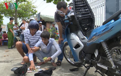 Đối tượng bị bắt cùng tang vật.