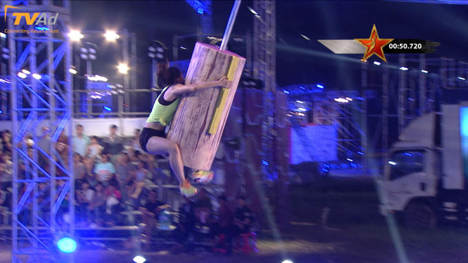 2 vận động viên xinh đẹp của chương trình...