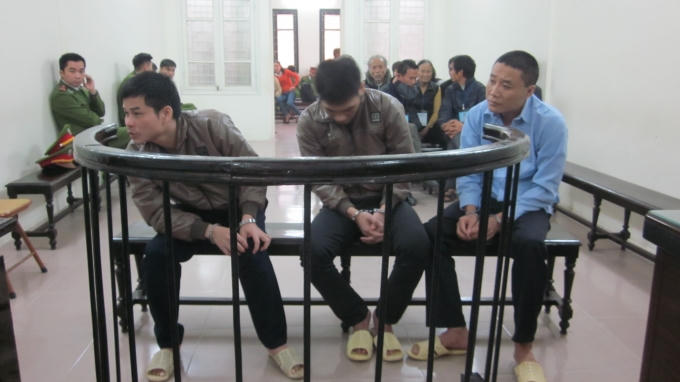 Các bị cáo trong phiên xử sáng nay 6/1. (Ảnh: Duy Khương).