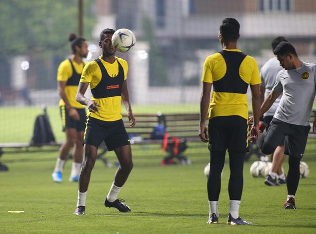 Các cầu thủ Malaysia chỉ khởi động trong buổi tập ngày 7/10