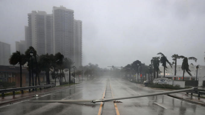 Mỹ gồng m&igrave;nh đối ph&oacute; b&atilde;o Irma