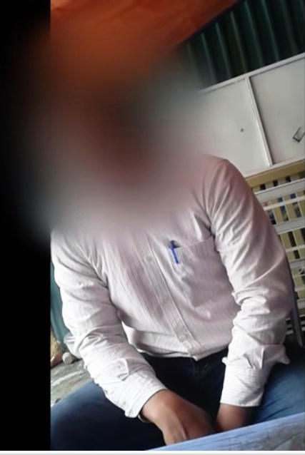 "Cò" tên N bán giấy khám sức khỏe tại cổng Bệnh viện Giao thông vận tải.