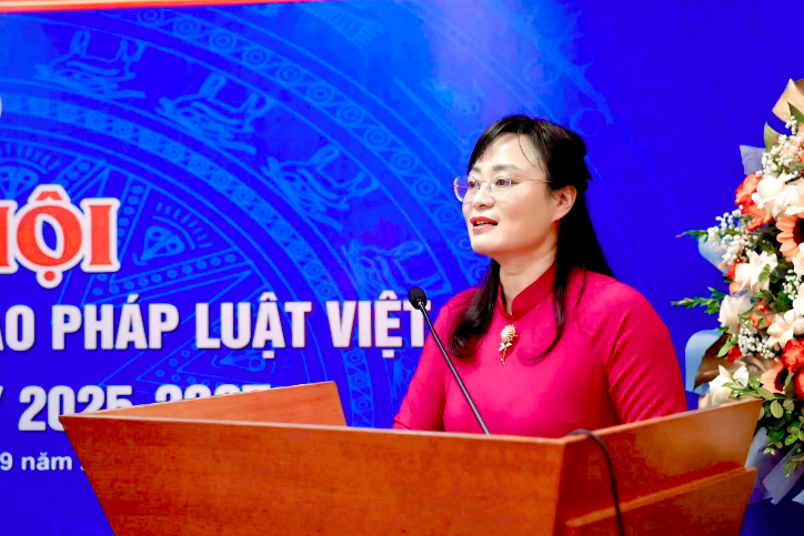 Phó Tổng Biên tập Vũ Hồng Thuý phát biểu chỉ đạo đại hội. (Ảnh: T.Oanh)
