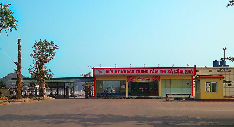 Bến xe khách trung tâm Cẩm Phả đang nảy sinh mâu thuẫn, tranh chấp quyền sở hữu và điều hành bến xe tiềm ẩn nguy cơ mất an ninh trật tự vì một pháp nhân hai con dấu, hai người đại diện.