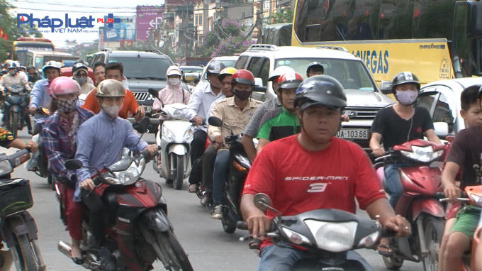 Bản tin Giao th&ocirc;ng Plus: H&agrave; Nội kh&ocirc;ng cấm hẳn xe m&aacute;y