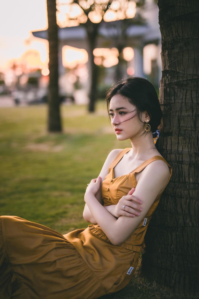 Nét mong manh, trong veo của thiếu nữ xứ Nghệ khiến bao người muốn che chở.