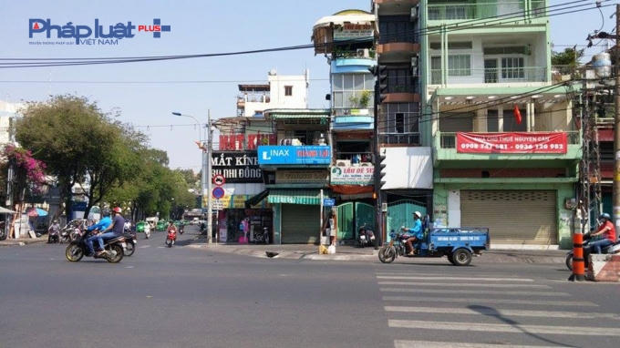 Quán lẩu dê tại giao lộ, nơi xảy ra vụ nổ súng.