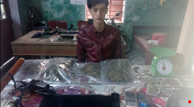 Đối tượng Lê Văn Long và hơn 600 gram cần sa.