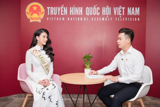 Phương Khánh trải lòng, sau thành công của mình của Hoa hậu Trái Đất 2018, đã có một số ý kiến trái chiều khiến cô bỡ ngỡ, nhưng điều đó không thể khiến cho Phương Khánh mất đi sự tự tin.