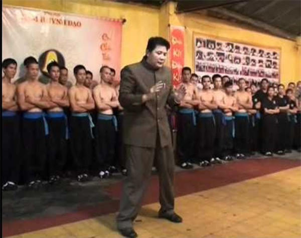 Công phu "truyền điện" của Huỳnh Tuấn Kiệt mãi là bí ẩn?