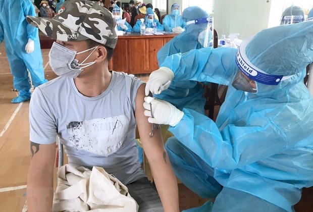 Người tiêm đủ 2 mũi vaccine vẫn có khả năng mắc và lây cho người khác
