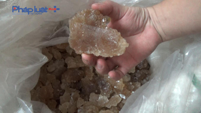 Một bao đường phèn không rõ nguồn gốc xuất xứ