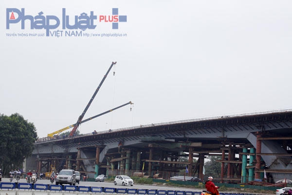 Kết cấu công trình được làm toàn bộ bằng thép với khối lượng 4044 tấn với tiến độ chế tạo khoảng hơn 2 tháng. Tổng tiến độ thi công theo kế hoạch là 66 ngày từ  2/9/2015 ~ 6/11/2015.