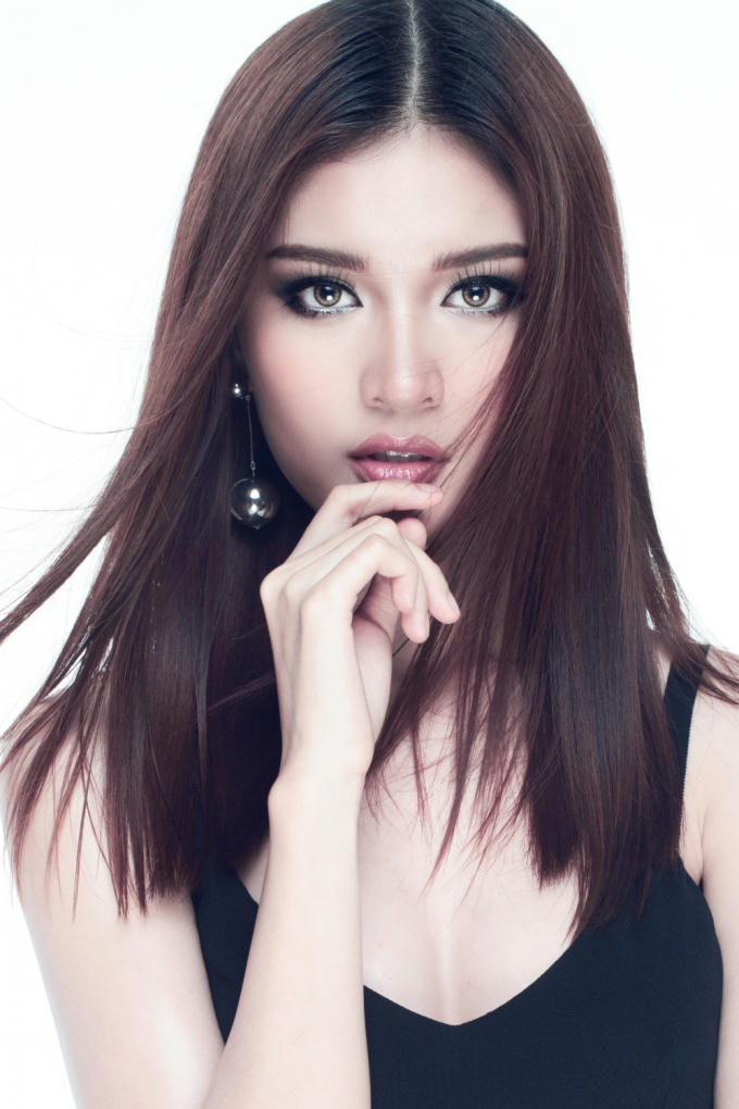 Á hậu đã trở nên gợi cảm, trưởng thành.