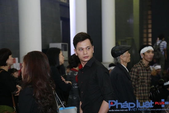 MC Danh Tùng đỏ hoe mắt, xúc động trước sự ra đi của Trần Lập.