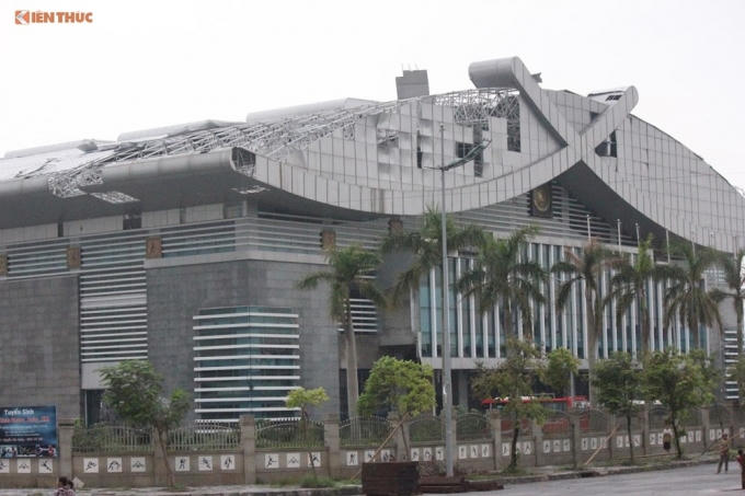 Nhiều hạng mục nhà thi đấu tỉnh Thái Bình bị hư hỏng.