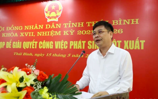 Tân Phó Chủ tịch UBND tỉnh Thái Bình Phạm Văn Nghiêm phát biểu ý kiến tại Kỳ họp Hội đồng nhân dân tỉnh.