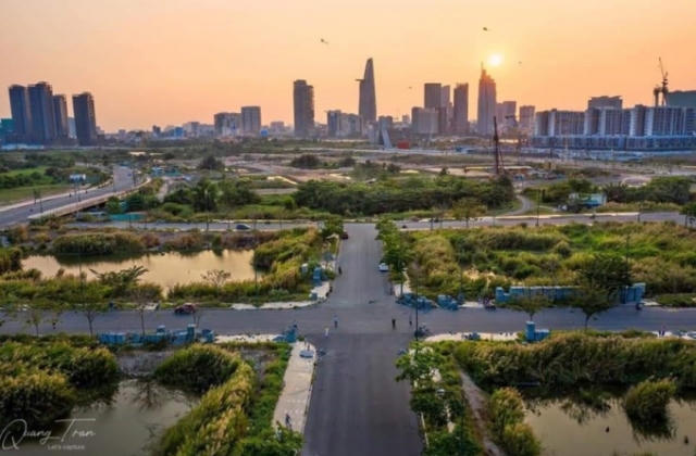 Các ông lớn bất động sản chạy đua thâu tóm quỹ đất