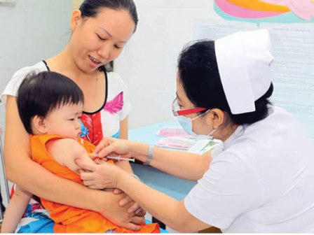 Đến ngày 1/6/2018 sẽ không sử dụng giấy trong tiêm chủng trên 17.000 điểm tiêm chủng trong toàn quốc. Ảnh: minh họa/ Sức khỏe đời sống