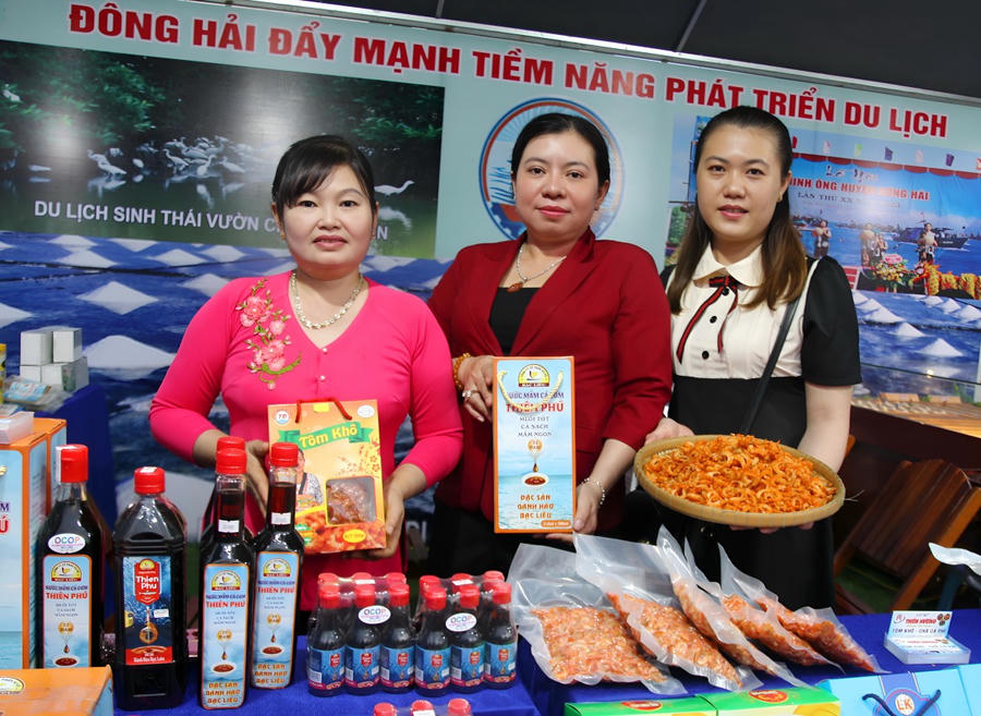 Huyện Đông Hải hiện có 42 sản phẩm OCOP/13 chủ thể được Hội đồng OCOP cấp tỉnh, huyện đánh giá đạt 3 sao.