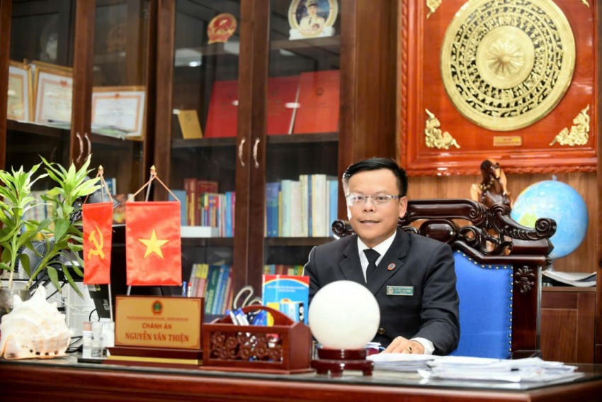Chánh án TAND khu vực 12 - Nguyễn Văn Thiện.
