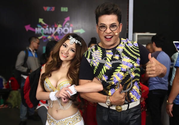 Thủy Top khoe trọn vòng 1 đồ sộ 