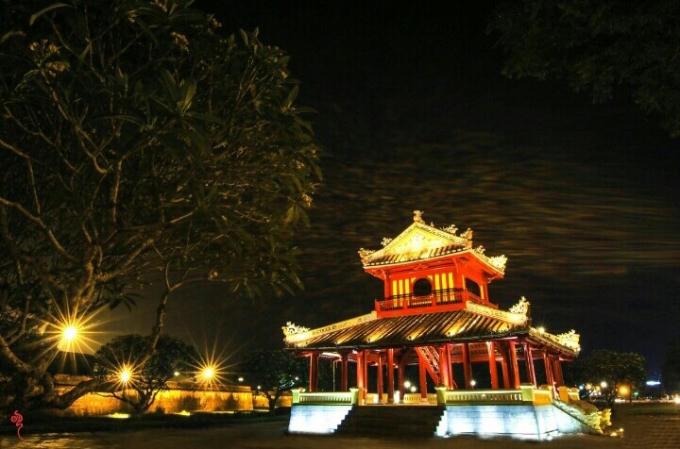 Trung tâm Bảo tồn di tích Cố đô Huế đã tổ chức khánh thành công trình tu bổ, phục hồi di tích Phu Văn Lâu tối nay (1/9).