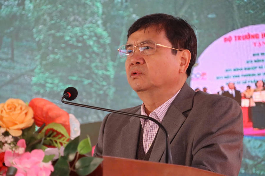 Ông Nguyễn Hữu Tháp - Phó Chủ tịch UBND tỉnh Kon Tum phát biểu tại hội thảo