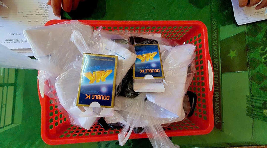 Tang vật thu giữ tại chiếu bạc.