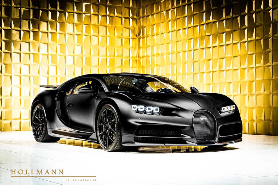 Kì lạ chiếc Bugatti Chiron đã qua sử dụng được rao bán đắt hơn xe mới - 1